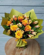 Букет цветов из:  Альстромерии и Розы в Поселке станции Бронницы