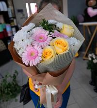 Букет цветов из:  Герберы, Розы и Хризантемы в Поселке станции Бронницы