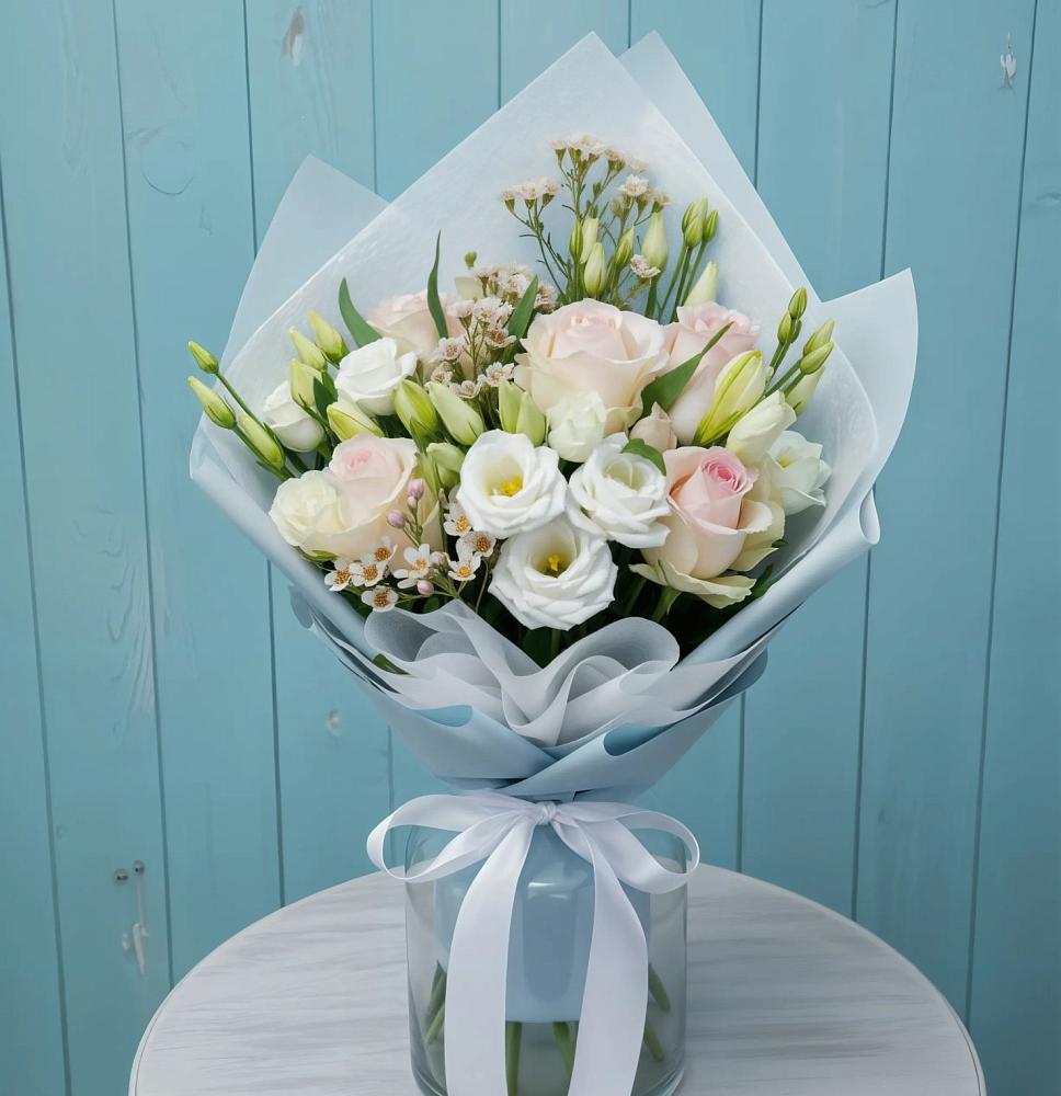 Букет цветов из: Розы и Лизиантусы в Поселке станции Бронницы