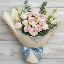 Букет цветов из:  Лизиантусы в Поселке станции Бронницы