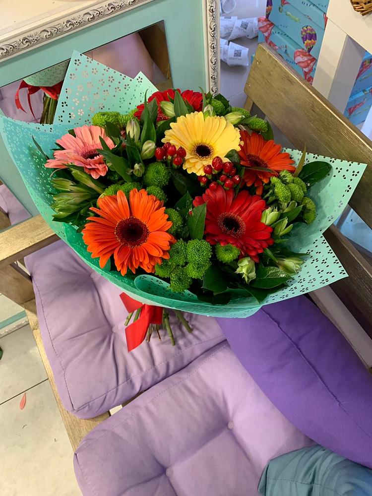 Букет цветов из: Герберы, Хризантемы и Альстромерии в Поселке станции Бронницы