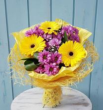 Букет цветов из:  Хризантемы и Герберы в Поселке станции Бронницы