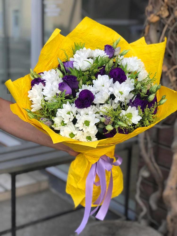 Букет цветов из: Ирисы, Хризантемы и Ромашки в Поселке станции Бронницы