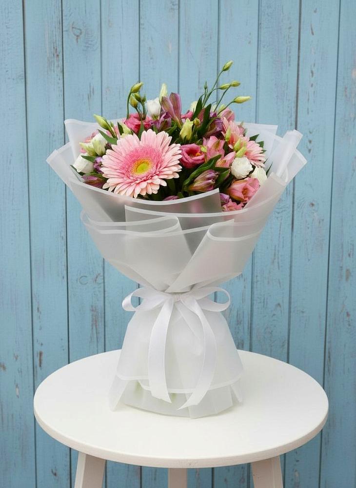 Букет цветов из: Герберы, Альстромерии и Лизиантусы в Поселке станции Бронницы