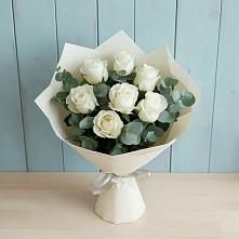 Букет Белые розы в Эвкалипте в Поселке станции Бронницы