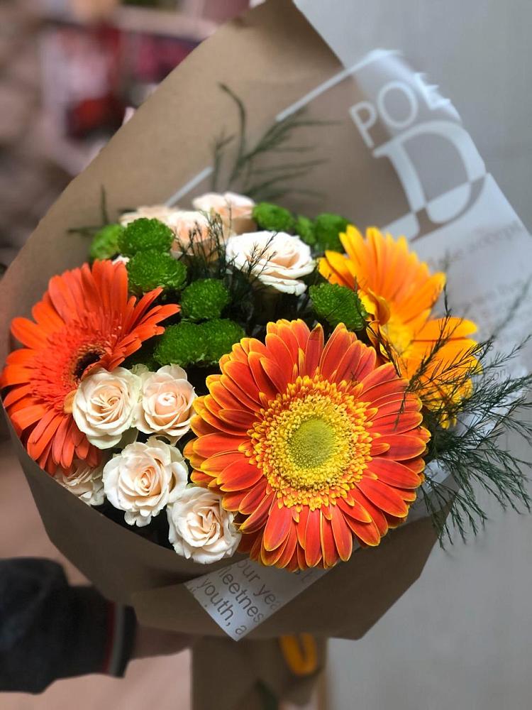 Букет цветов из: Герберы, Хризантемы и Розы в Поселке станции Бронницы