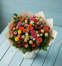 Букет Микс из разноцветных кустовых роз в Поселке станции Бронницы